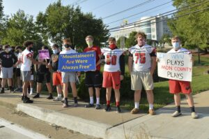 Rally calls for Mon County students to return to school